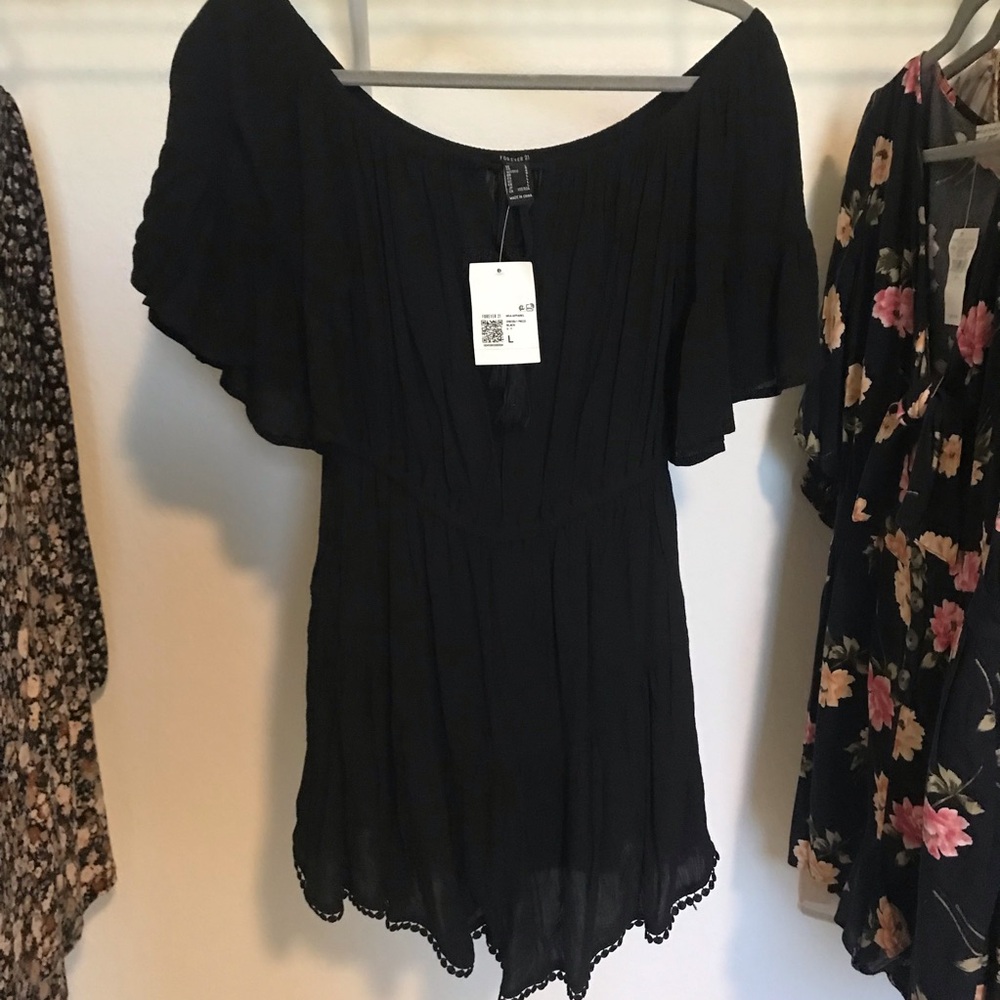 NWT Forever 21 Elegant Black Off-Shoulder Romper size large

Last chance!